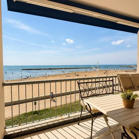 Royal D'exception En Premiere Ligne Face A La Apartment Le Grau-du-Roi