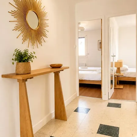 Royal D'exception En Premiere Ligne Face A La *